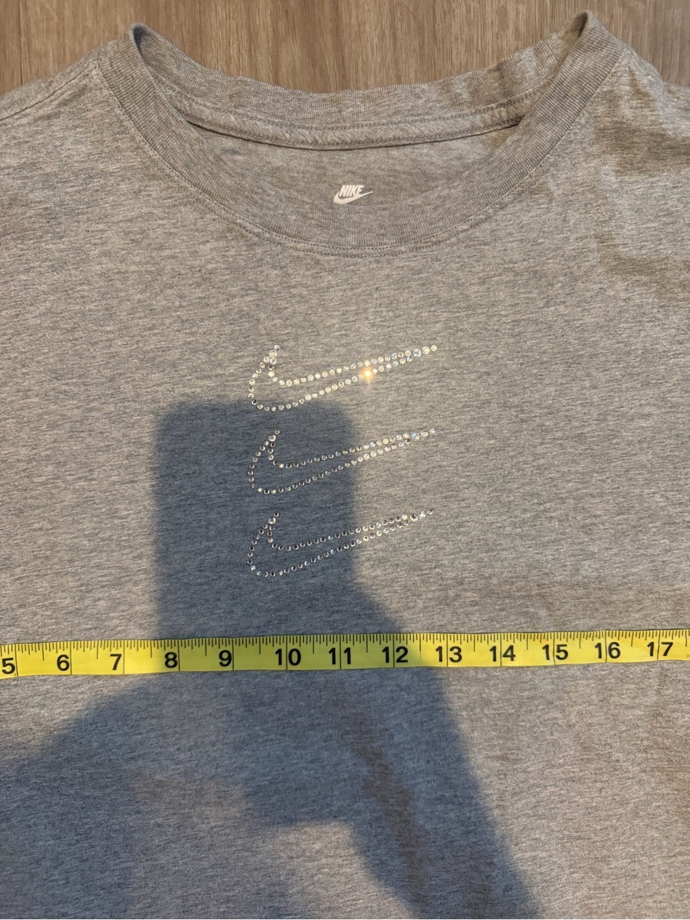 Nike The Nike Tee Rhinestone Triple Swoosh T-Shirt Rhinestone Triple Swoosh Gray - Picture 7 of 8